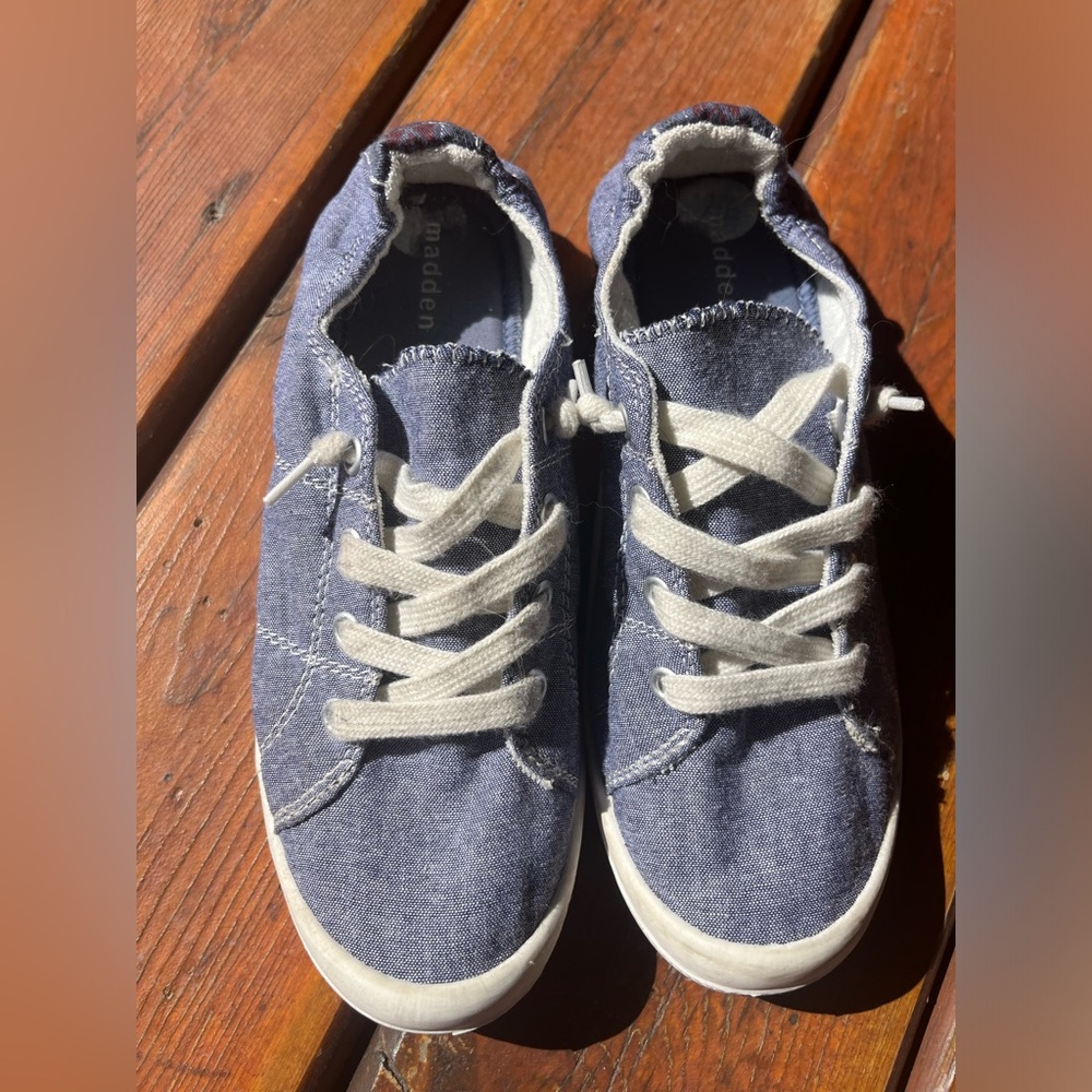 Steve Madden Madden Girl Chambray Slip-On Sneakers shoes cottage core beachy 7.5